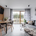 Golden - Tatra View - Ksiezycowe - 24i ザコパネ
